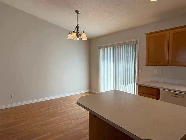 1356 Trent Ave N — Photo 8