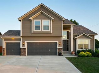 2003 Kimberly Ln, Greenwood, MO 64034