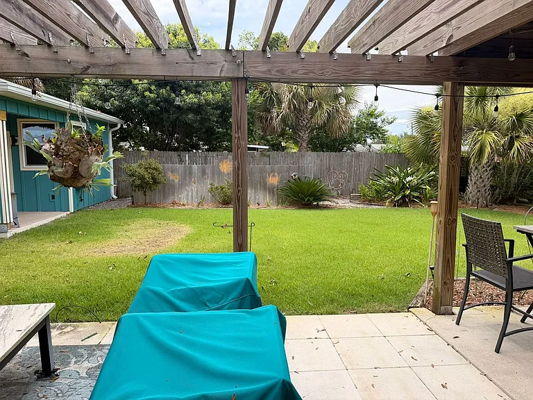 215 Woodlawn Dr — Photo 21