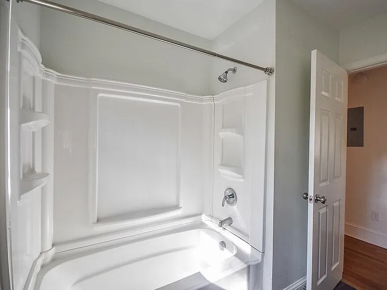 180 Midland Rd — Photo 11