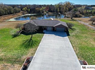 9787 E Apple Rd, Firth, NE 68358