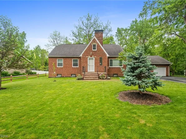 28324 Evergreen Dr, Willoughby Hills, OH 44092