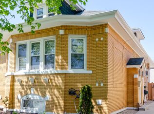 3228 N Plainfield Ave, Chicago, IL