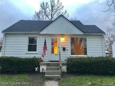 1066 Boston Ave, Waterford, MI, 48328