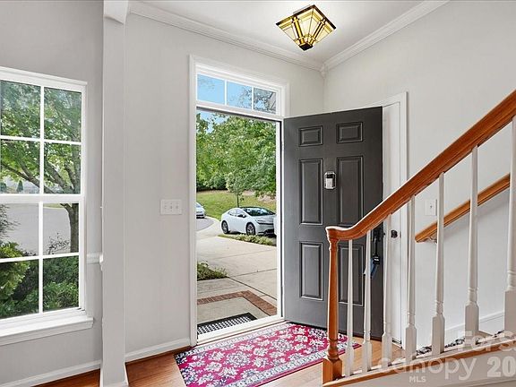 3rd image of 4209 Piccadilly Ln