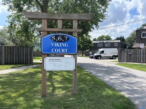 5 Viking Ct #304, Grimsby, ON L3M 3T8