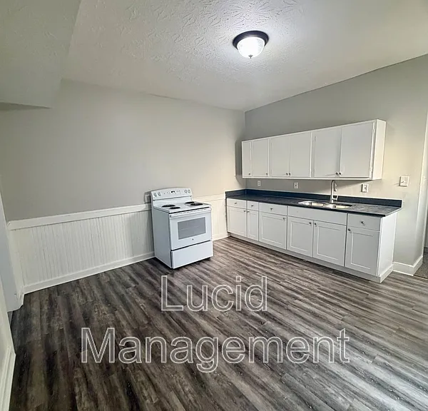 208 Ottawa Ave #1 — Photo 7