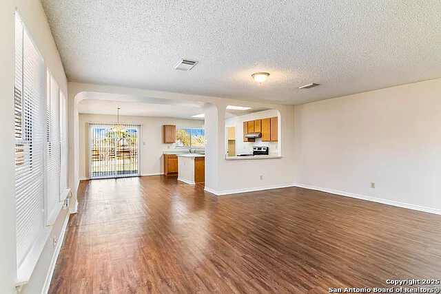 3 bed, 2.0 bath, 1520 sqft, $1,495 — Photo 3