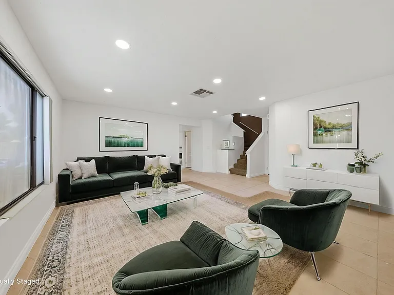 348 Faulkner Ct — Photo 5