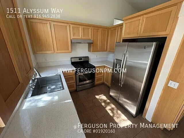 Three Bedroom Home in West Roseville — Photo 2