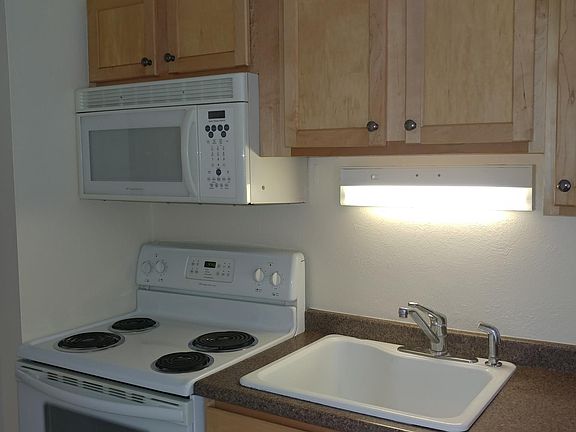 4th image of 70 N Grant St