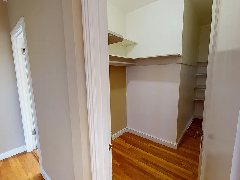 1635 Gough Street — Photo 3