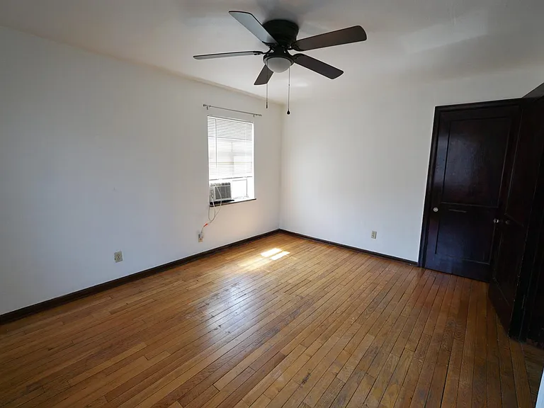2633 Park Ave #4 — Photo 11