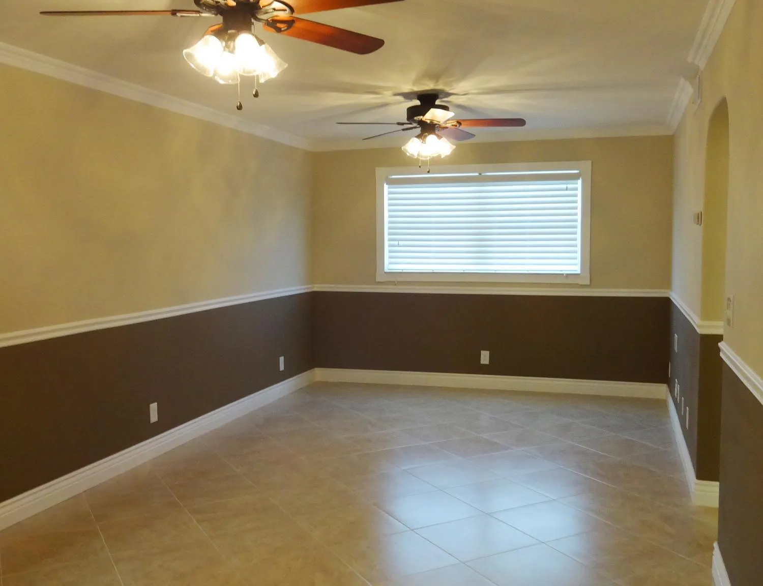 2 bed, 2.0 bath, 864 sqft, $2,300 — Photo 2