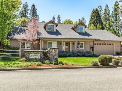 1025 Anglers Pl, Shady Cove, OR, 97539