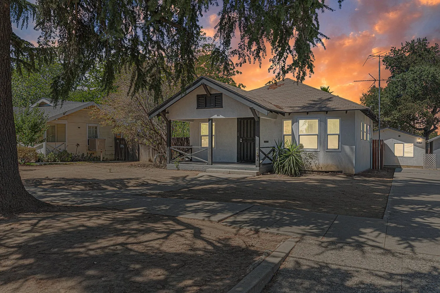 2 bed, 949 sqft, $2,400 — Photo 1