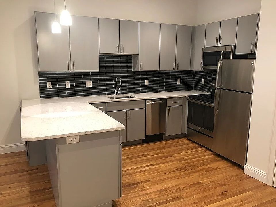 1st image of 166 Newbury St #303