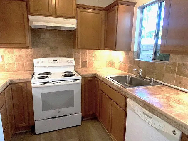 1 bed, $2,595 — Photo 4