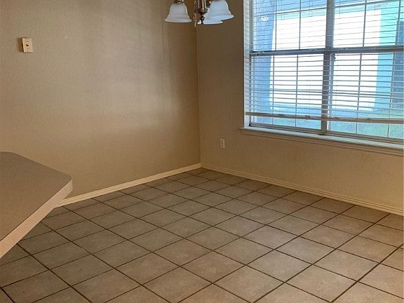 4th image of 44 Northaven St