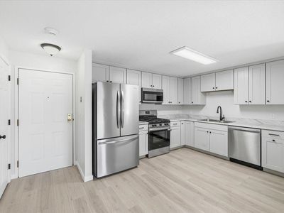 4 Knightsbridge Drive #206, Nashua, NH, 03063