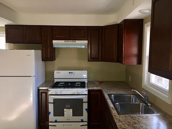 3rd image of 717 Royce Ave