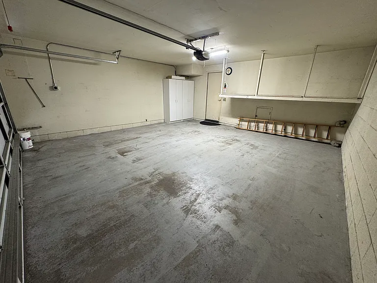606 E Workman St — Photo 30