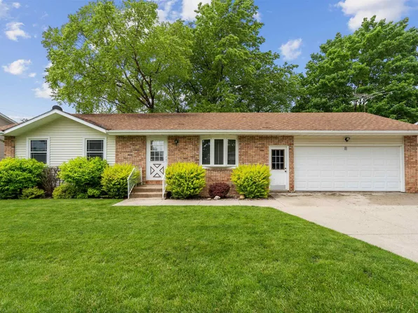 803 9th St NW, Waverly, IA 50677