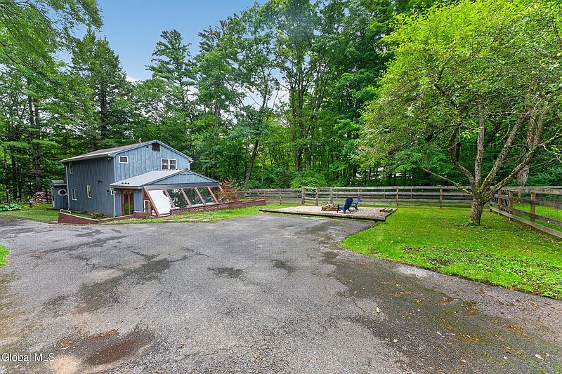 5th image of 5647 Lake Road