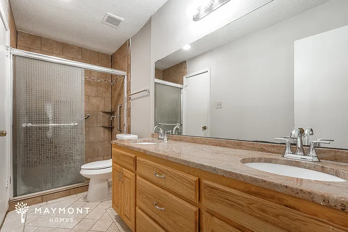 441 NW Jayellen Ave — Photo 7