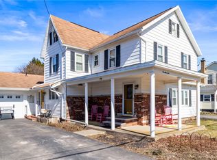 75 Montezuma St, Lyons, NY 14489