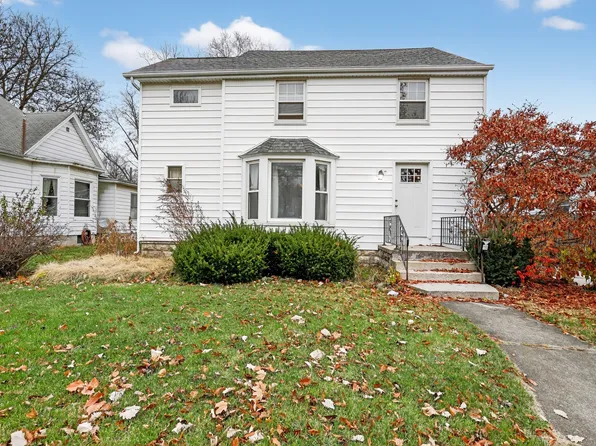 922 S Mill St, Pontiac, IL 61764