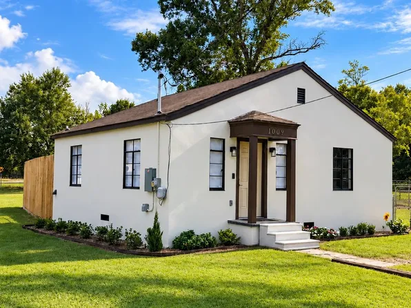 1009 Henderson Ave, Orange, TX 77630