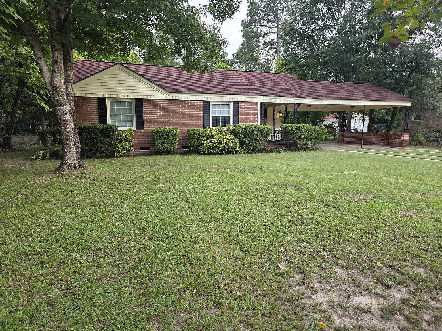 3 bed, 1775 sqft, $1,995 — Photo 2