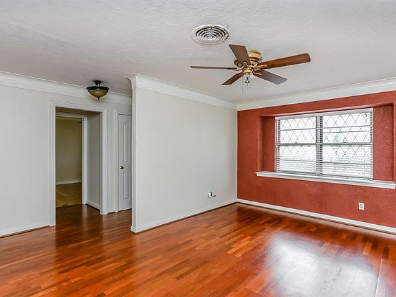 4th image of 7507 Barberton Dr