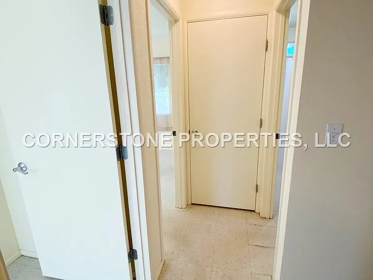 670A Hunalewa St #1 — Photo 6