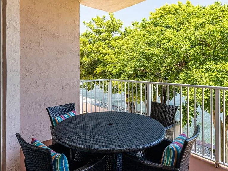 Ocean Reef at Seawalk Pointe Apartments — Photo 25