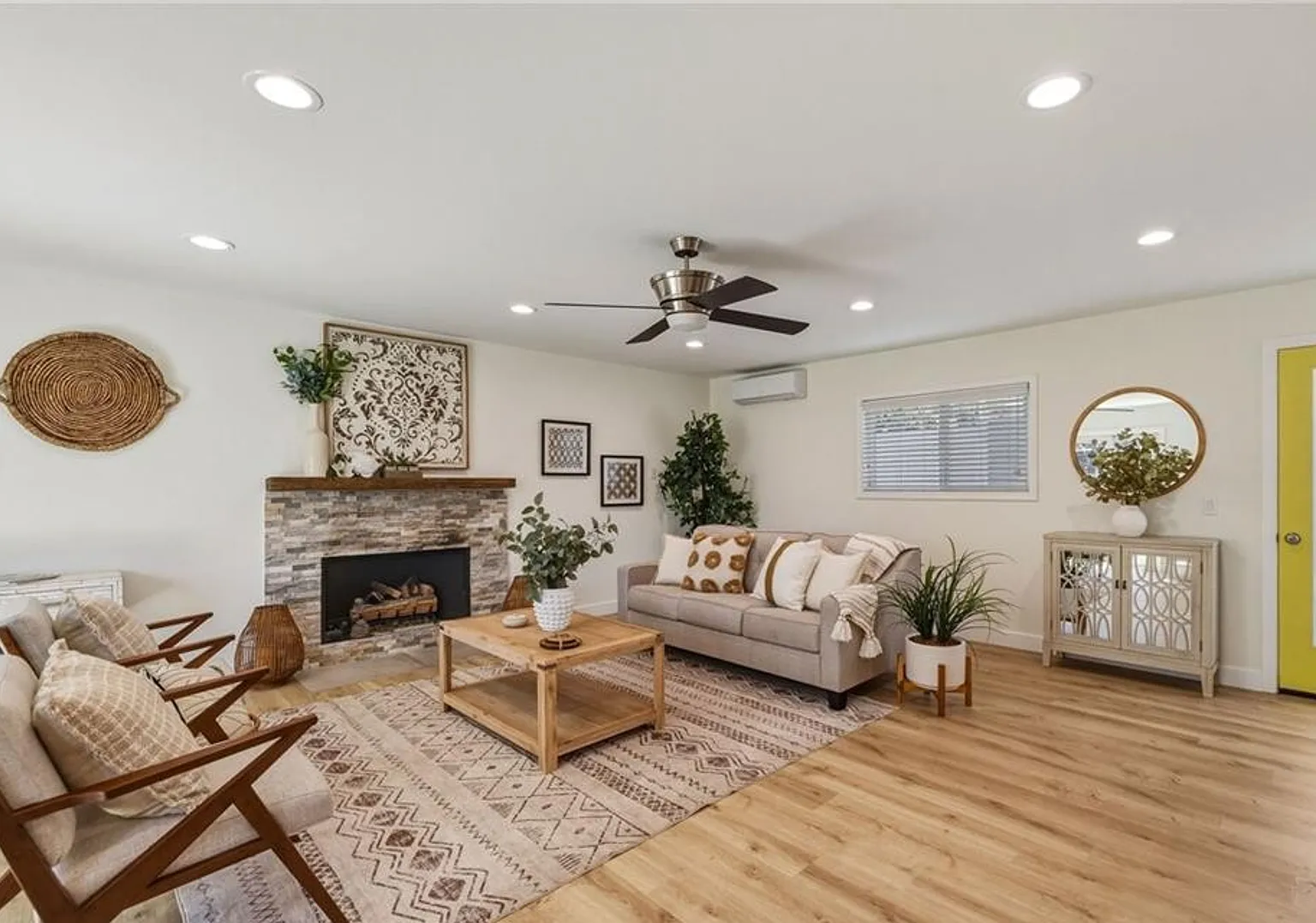 Modern Comfort Meets Coastal Living — Photo 2