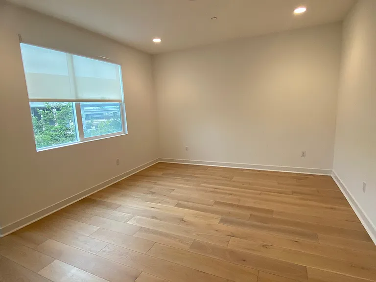 1427 Pullman Way — Photo 16