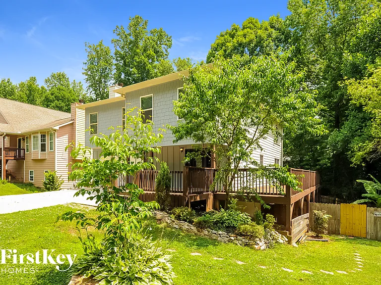 4945 Bent Creek Ct — Photo 2