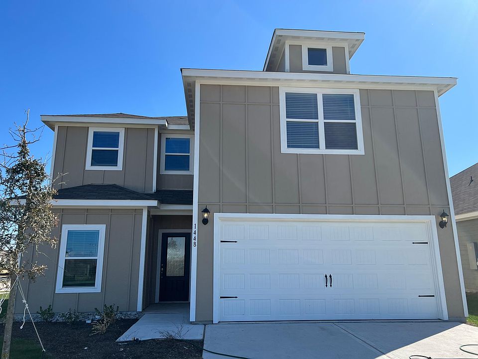 1st image of 144 Woodwinds Dr