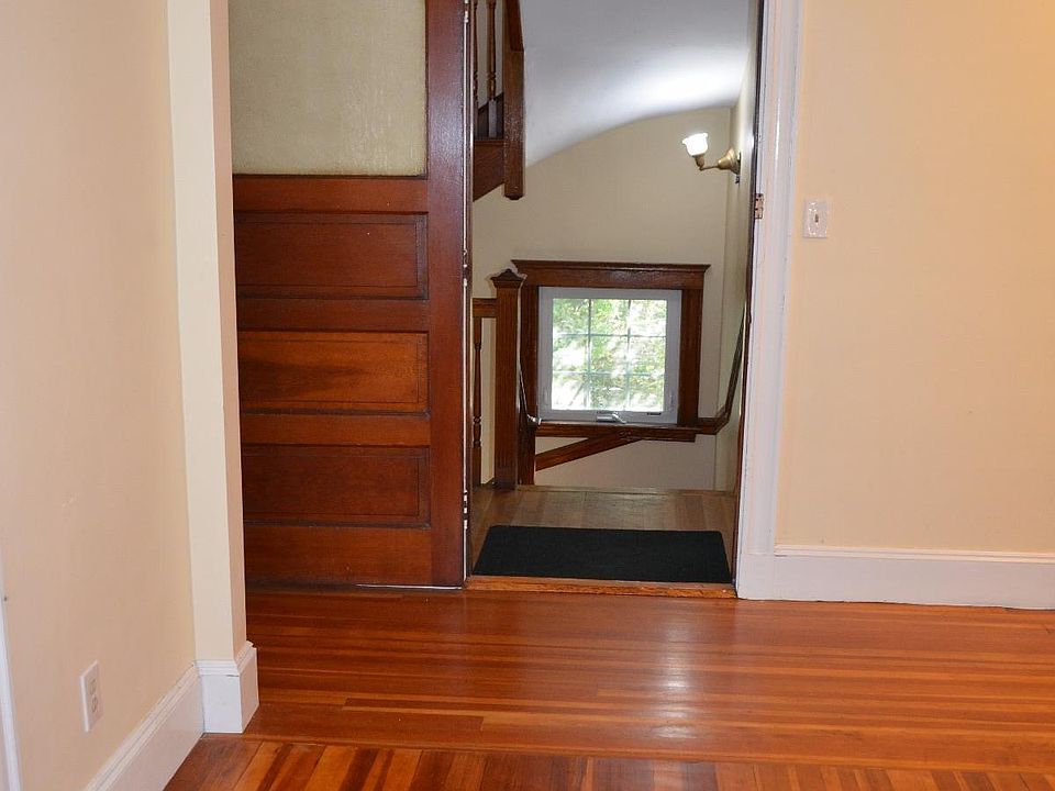 2nd image of 17 Elm St