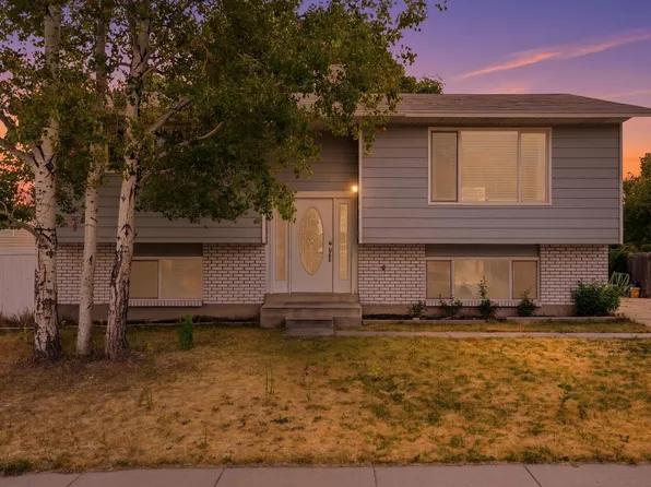 6072 S Aries Dr, Kearns, UT 84118