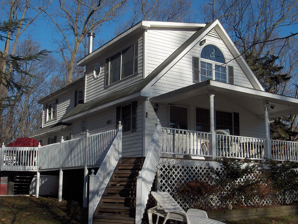 1st image of 13 Woodbine Ave