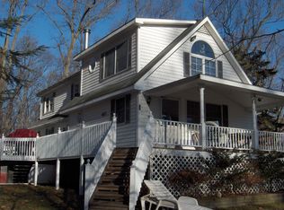 13 Woodbine Ave, Greenwood Lake, NY 10925