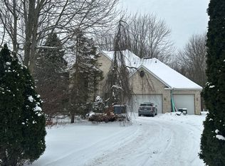 9468 Island Rd, North Ridgeville, OH 44039