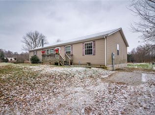 9476 S Big Springs Rd, Pekin, IN 47165