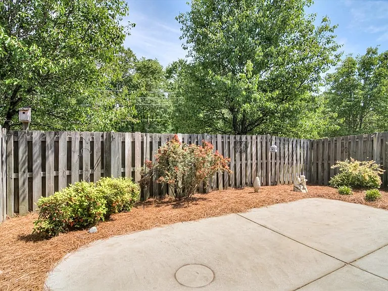 124 Palmer Ct — Photo 28