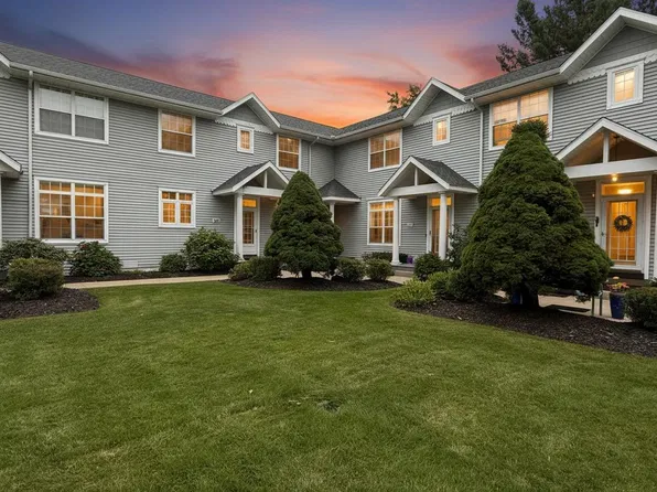 110 N Washington St #E, Douglas, MI 49406