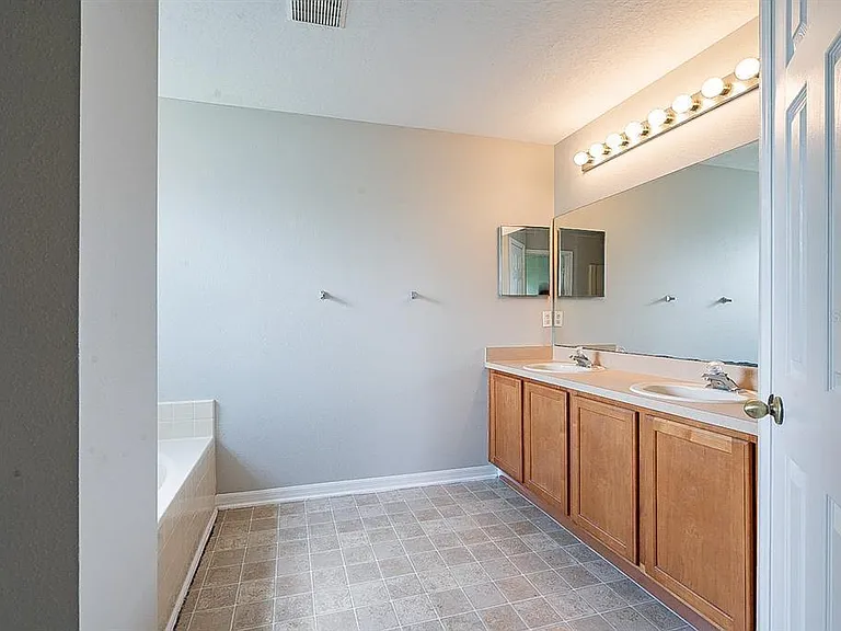 15147 Sugargrove Way — Photo 15