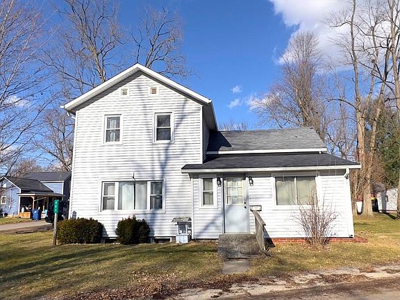 2nd image of 407 Barry St